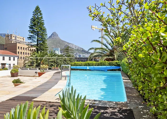 Atlantic Views Luxury 2-Bed With Pool In Sea Point