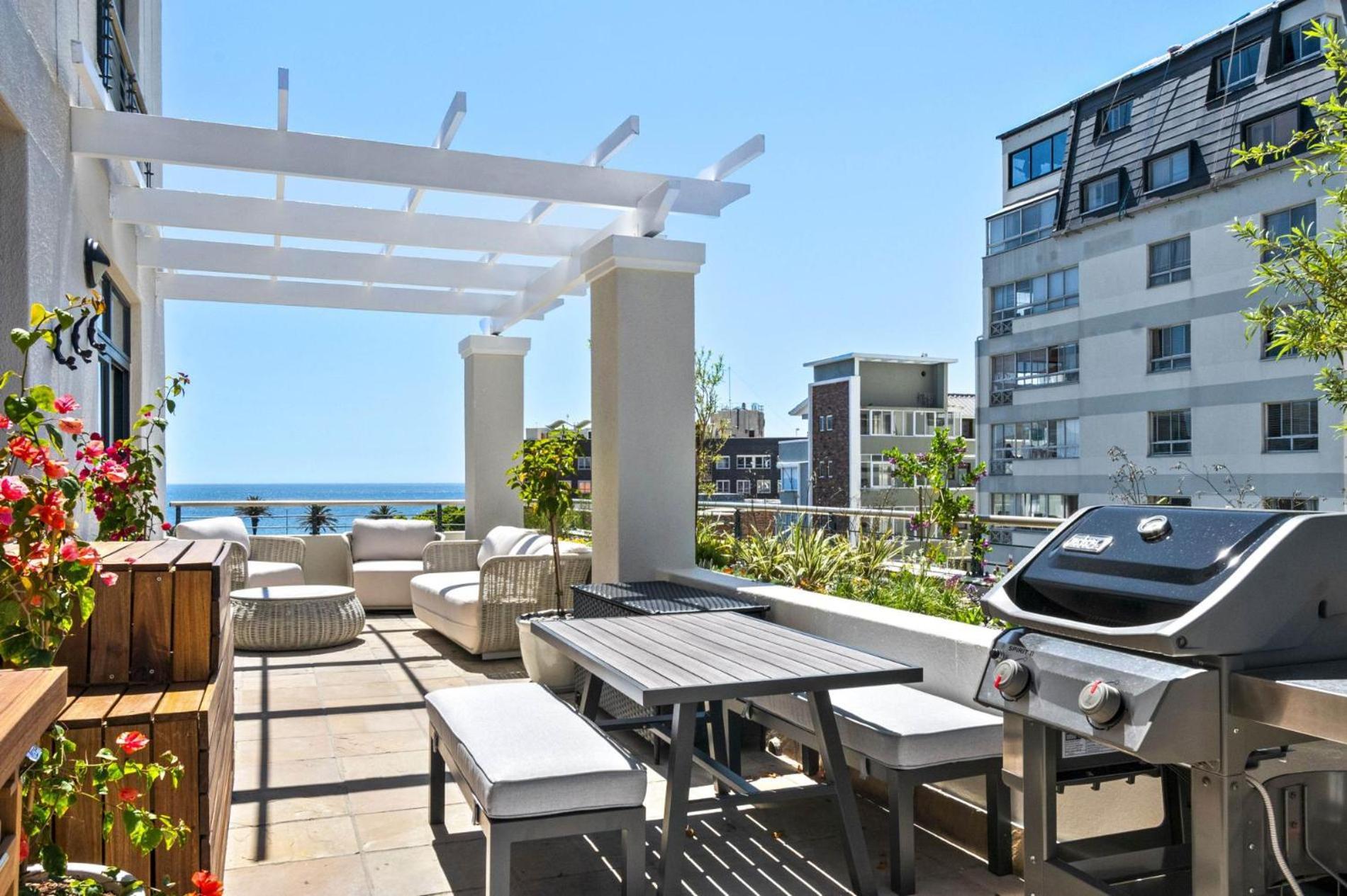 Atlantic Views Luxury 2-bed With Pool In Sea Point *